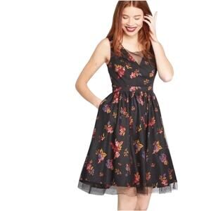 Modcloth Black Floral Mesh Overlay A-Line Knee Length Dress w/Pockets-Size XL